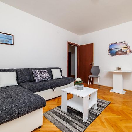 Apartment Meri 2Nd Floor Dramalj Εξωτερικό φωτογραφία
